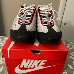 Nike mens Air Max 95 in size 13. Black, white and red color way.